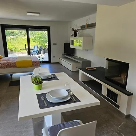 Landsted Apartmaji Rdeca Kapica *