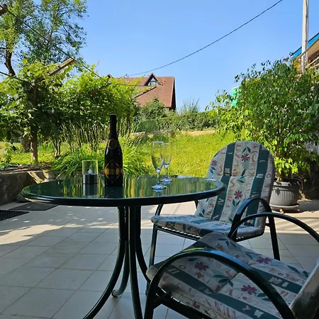 Landsted Apartmaji Rdeca Kapica *