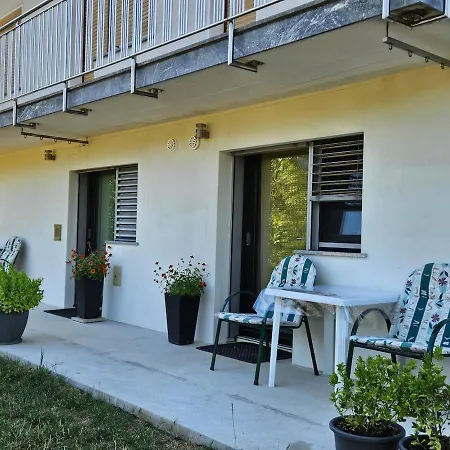 Red Riding Hood Kır Evi